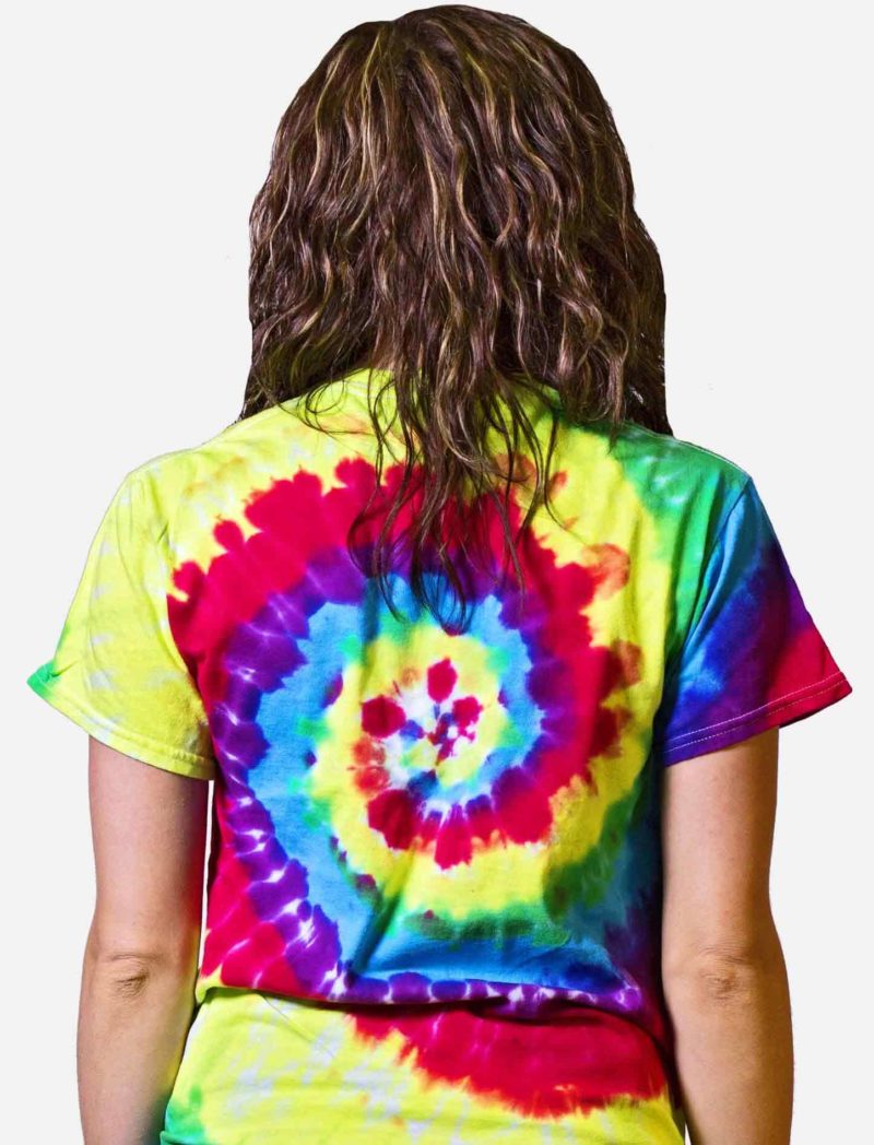 rubber banding tie dye shirts